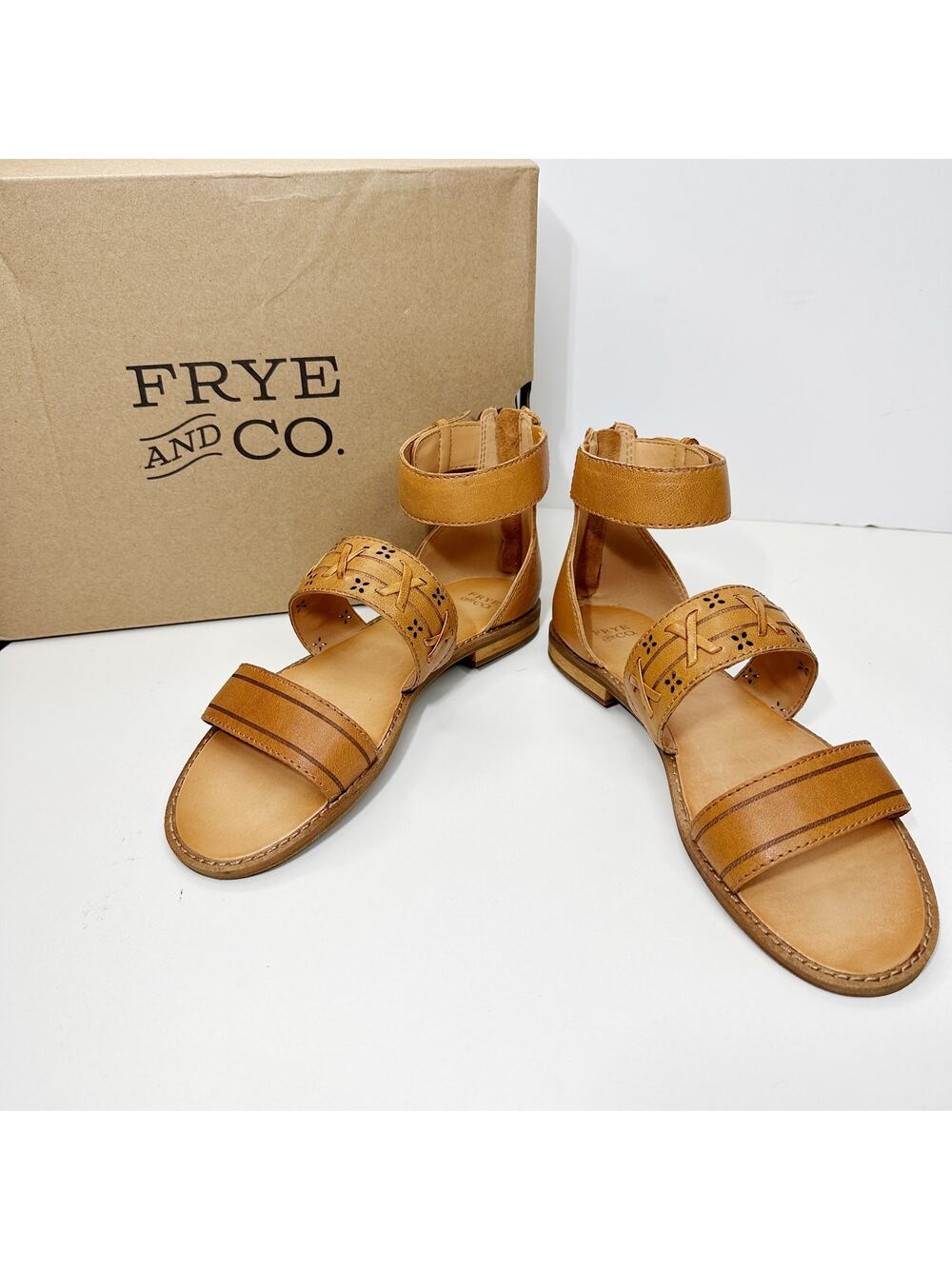Frye & Co Port to Band Sandal Leather Sandal Almond Women 6M NWB Ankle Strap